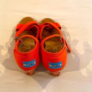 Toms strappy wedges